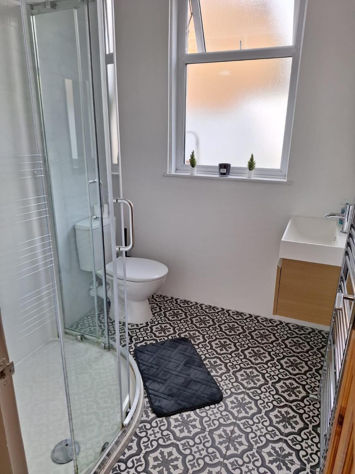 Modern Ground Floor Flat - 15 Min To Central London Daire Dış mekan fotoğraf